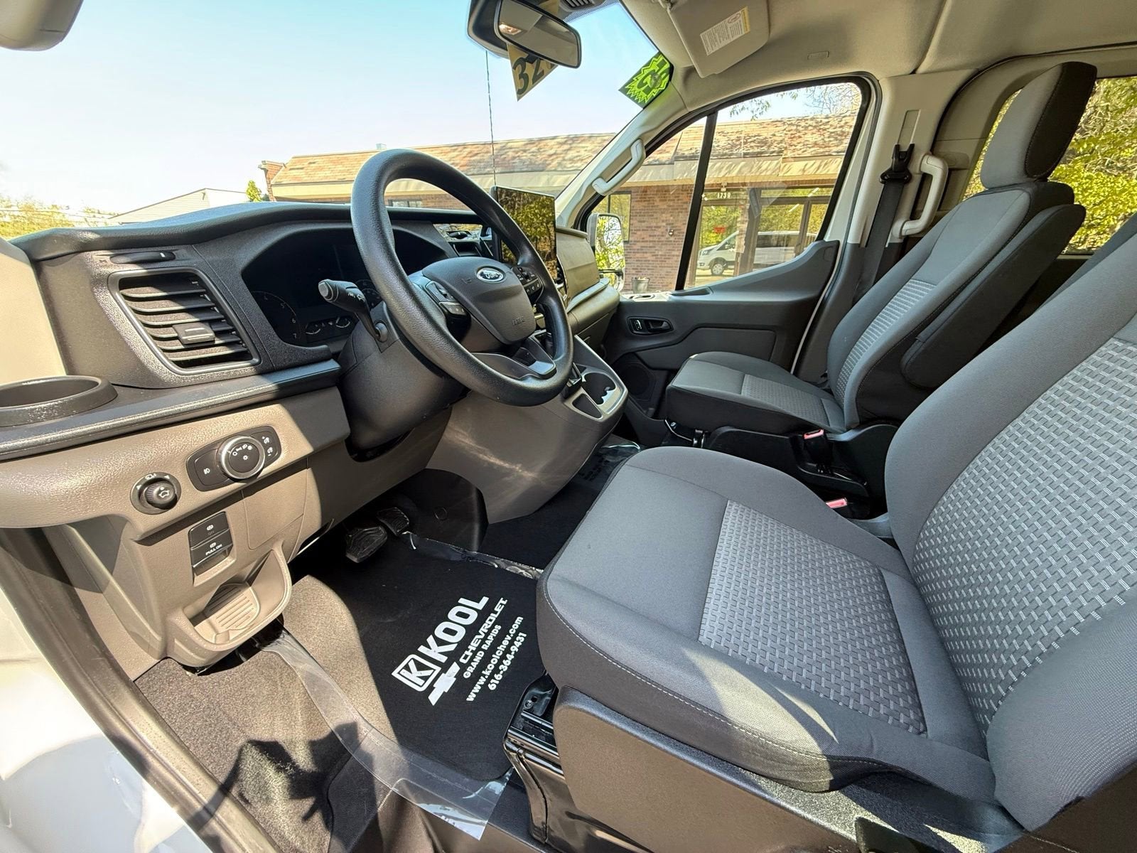 2025 Ford Transit Passenger Wagon XL