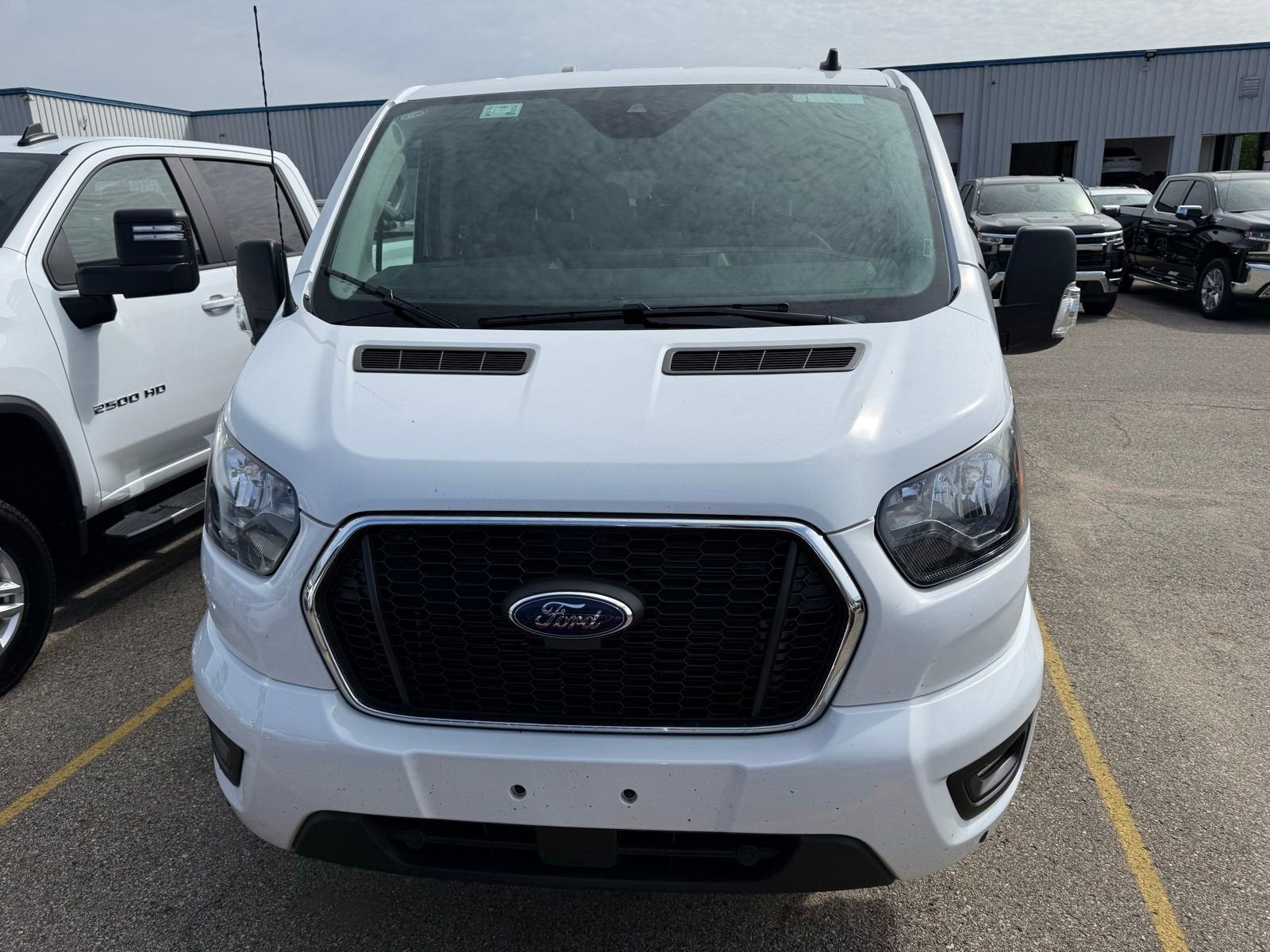 2025 Ford Transit Passenger Wagon XL
