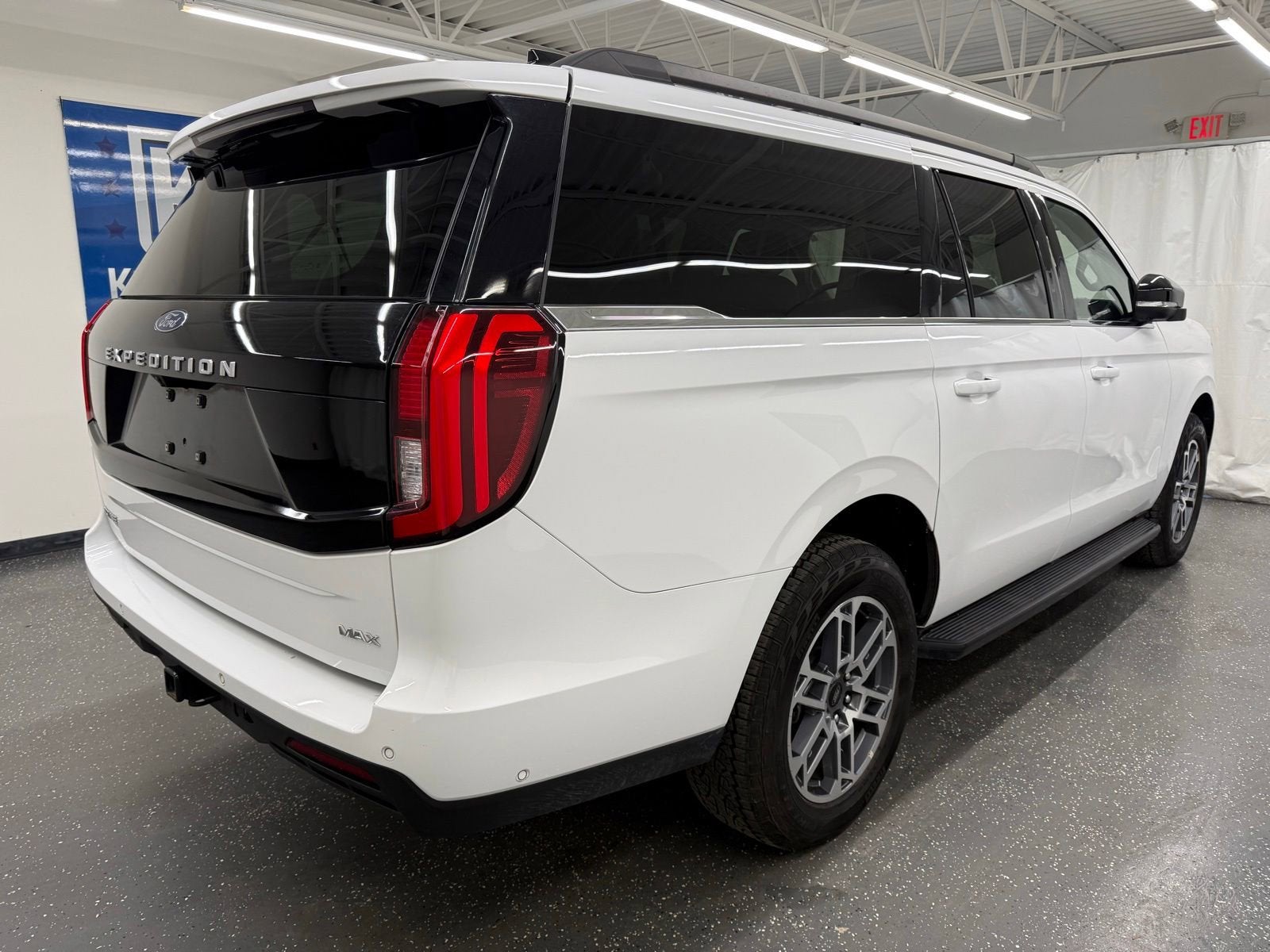 2025 Ford Expedition Max Active