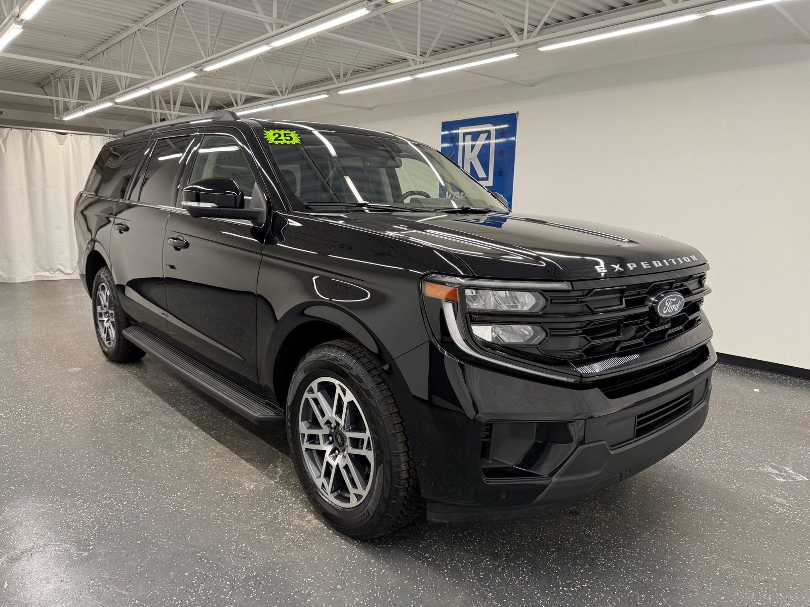 2025 Ford Expedition Max Active