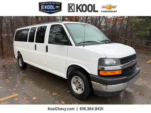 2025 Chevrolet Express Passenger 3500 1LT
