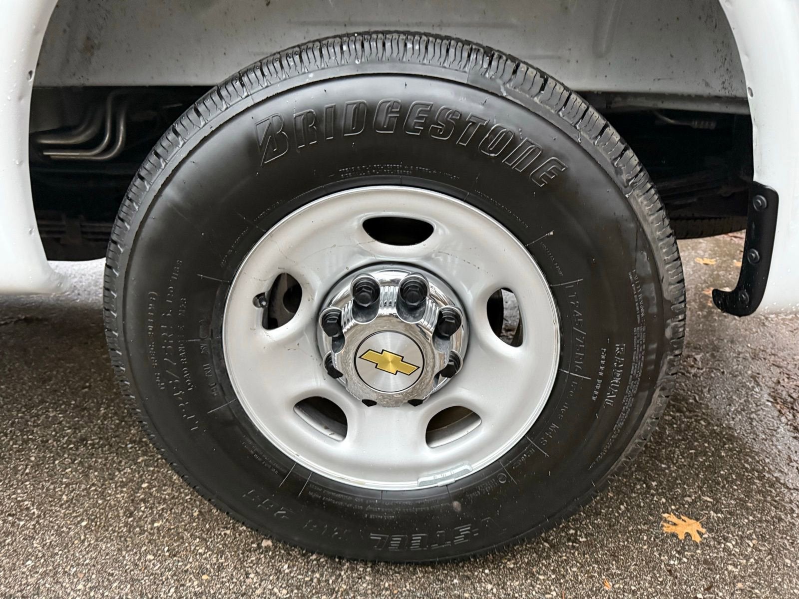 2025 Chevrolet Express Passenger 3500 1LT