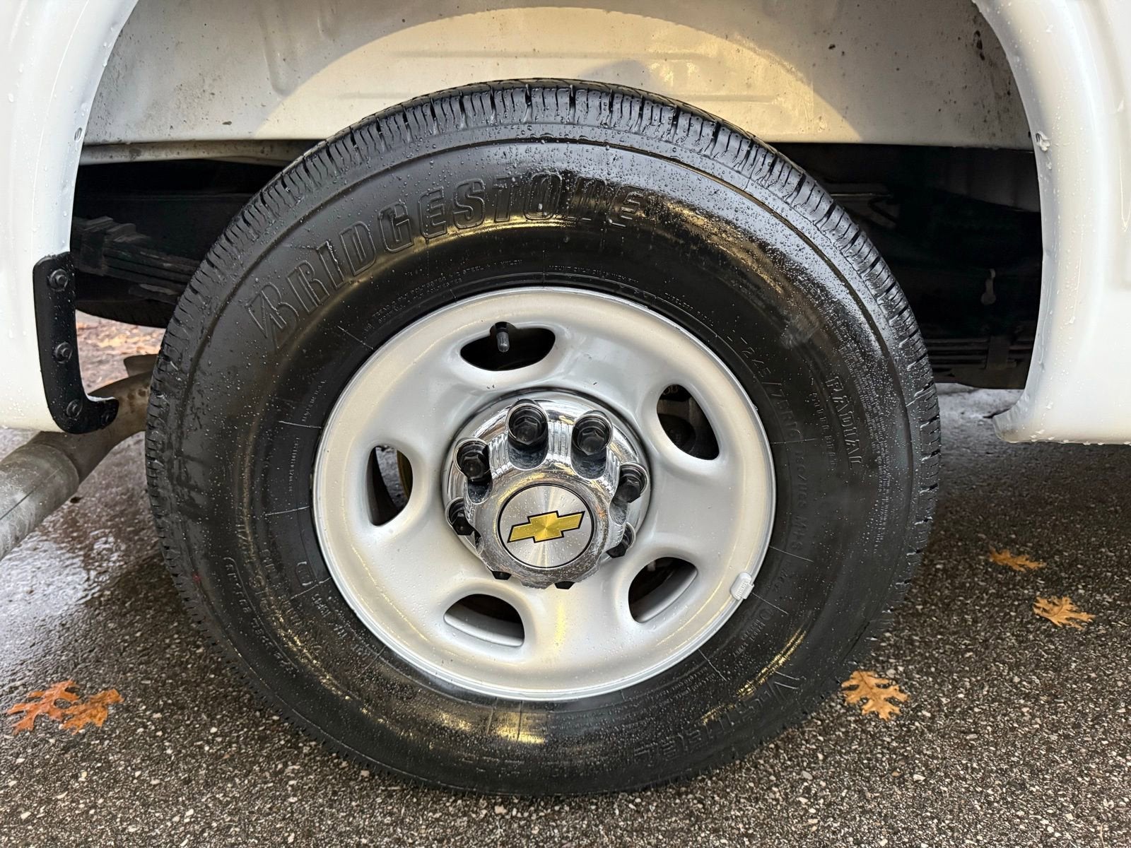 2025 Chevrolet Express Passenger 3500 1LT