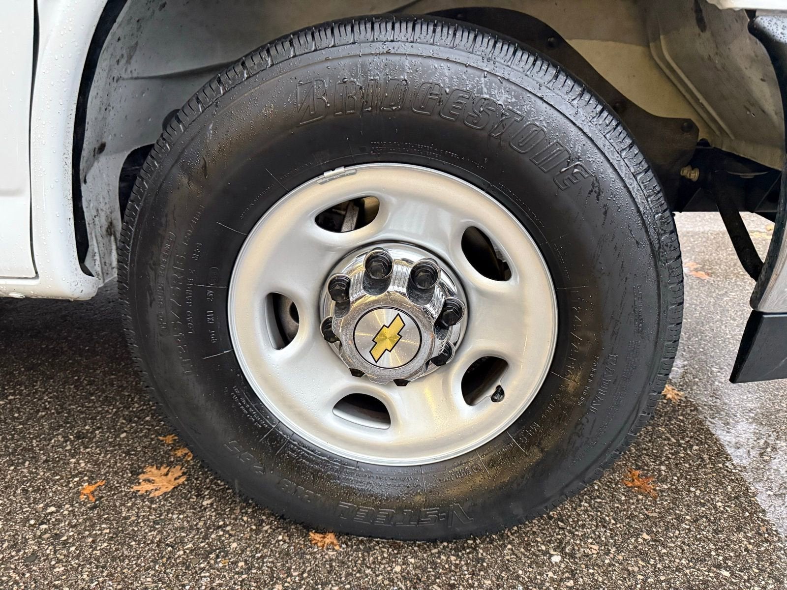 2025 Chevrolet Express Passenger 3500 1LT