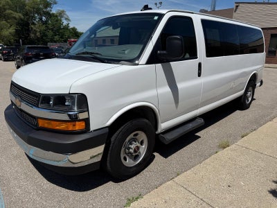 2025 Chevrolet Express Passenger 1LT
