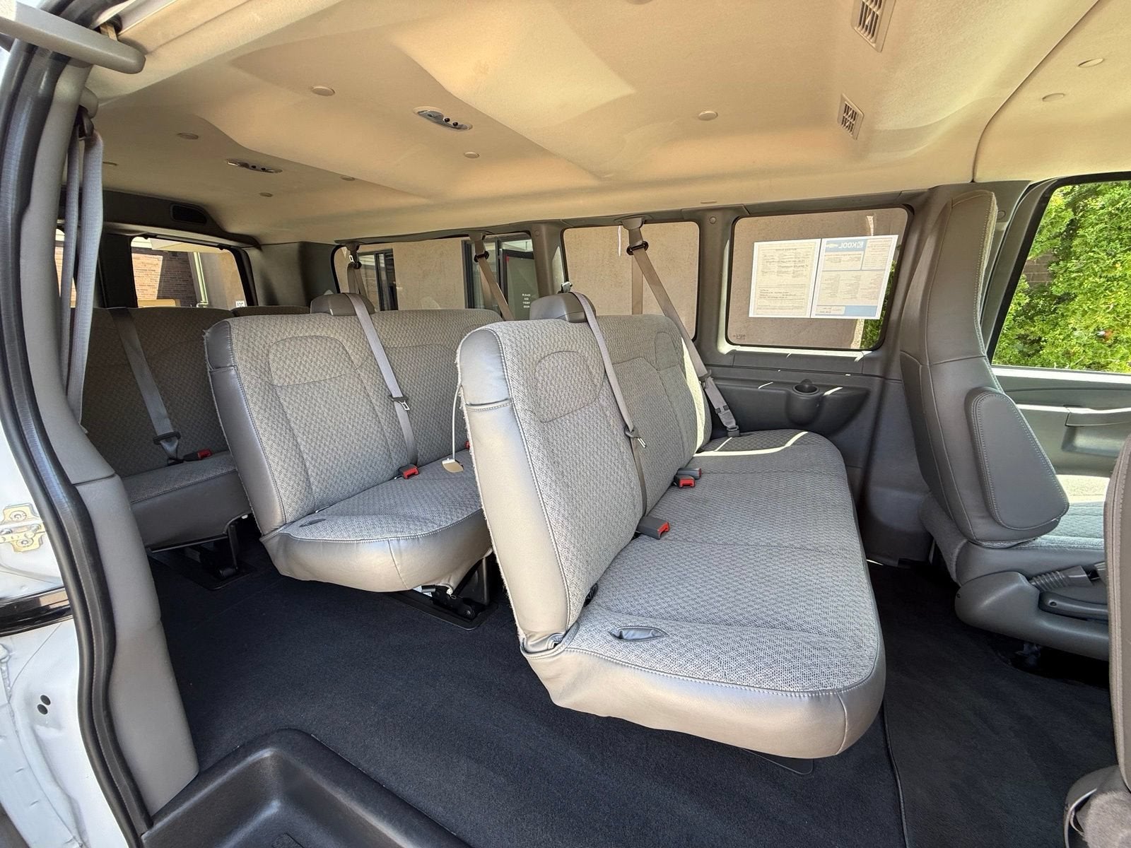 2025 Chevrolet Express Passenger 1LT