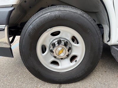 2025 Chevrolet Express Passenger 1LT