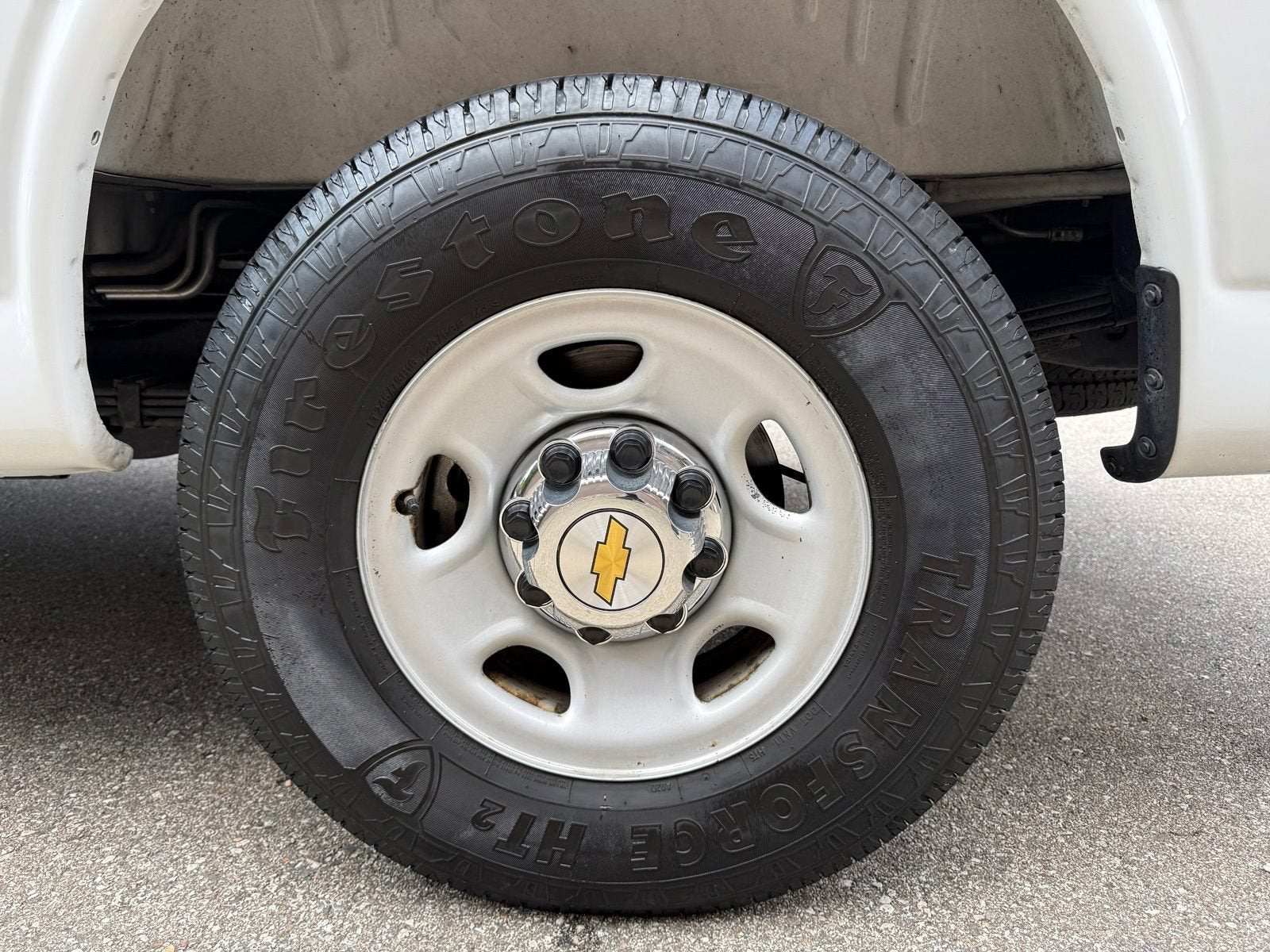 2025 Chevrolet Express Passenger 1LT