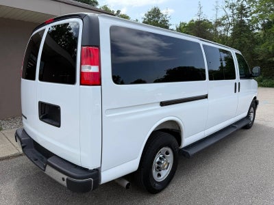 2025 Chevrolet Express Passenger 1LT