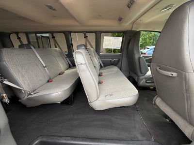 2025 Chevrolet Express Passenger 1LT