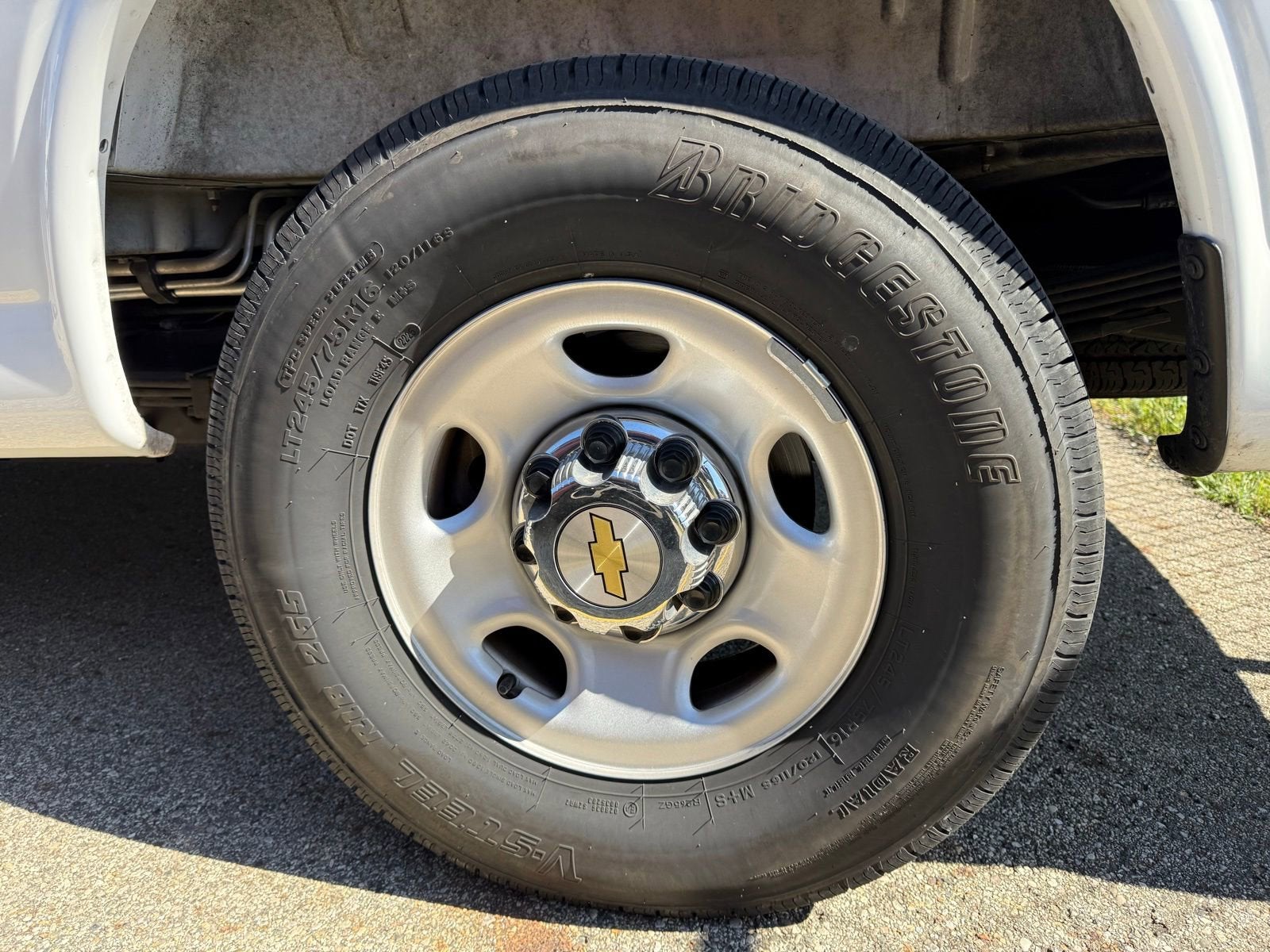 2025 Chevrolet Express Passenger 1LT
