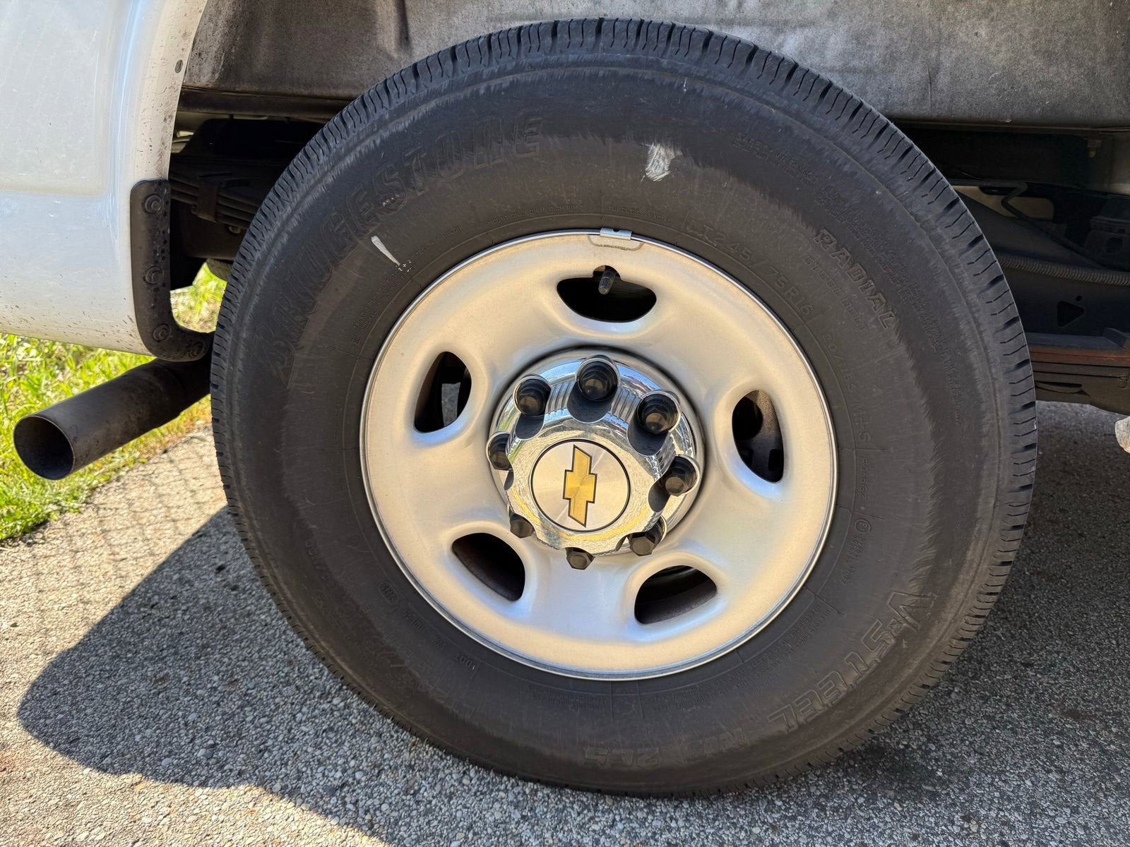 2025 Chevrolet Express Passenger 1LT