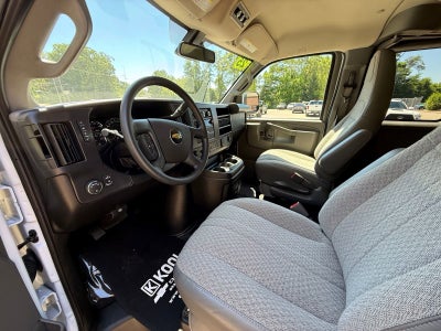 2025 Chevrolet Express Passenger 1LT