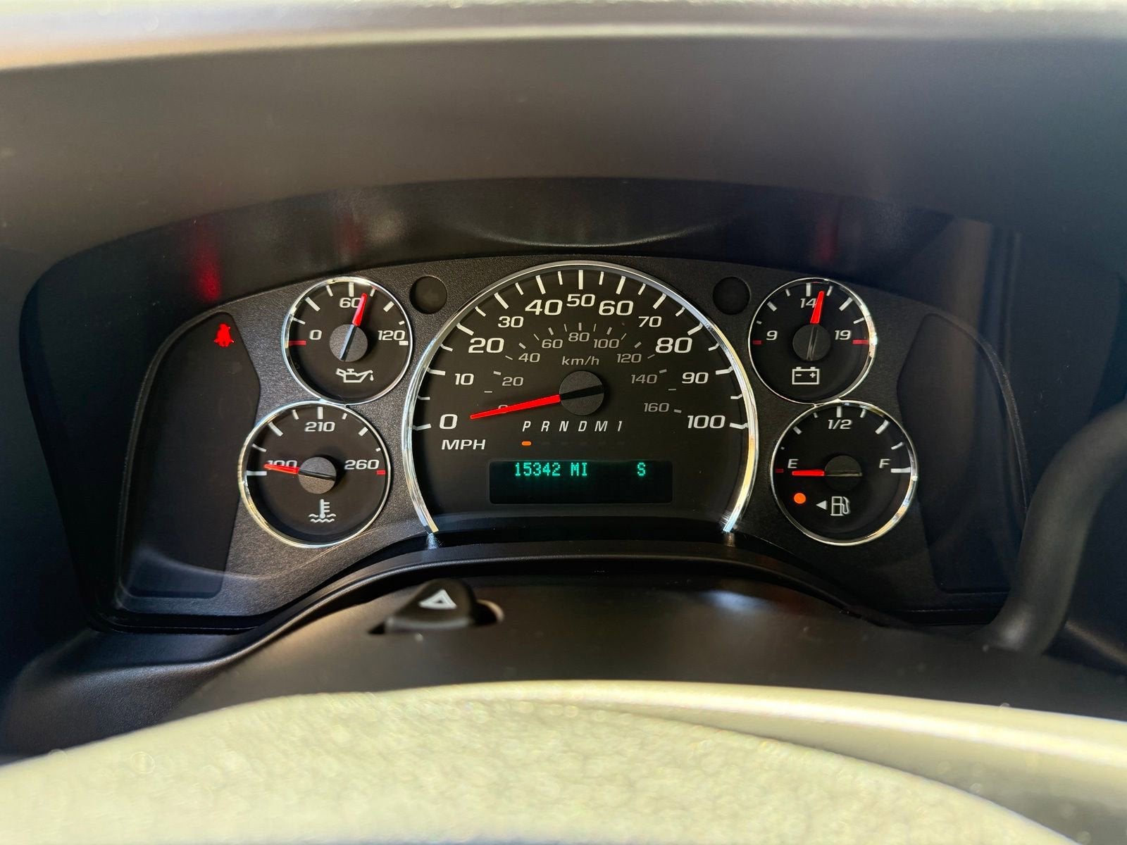 2025 Chevrolet Express Passenger 1LT