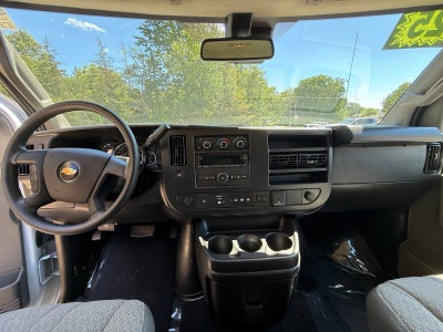 2025 Chevrolet Express Passenger 1LT