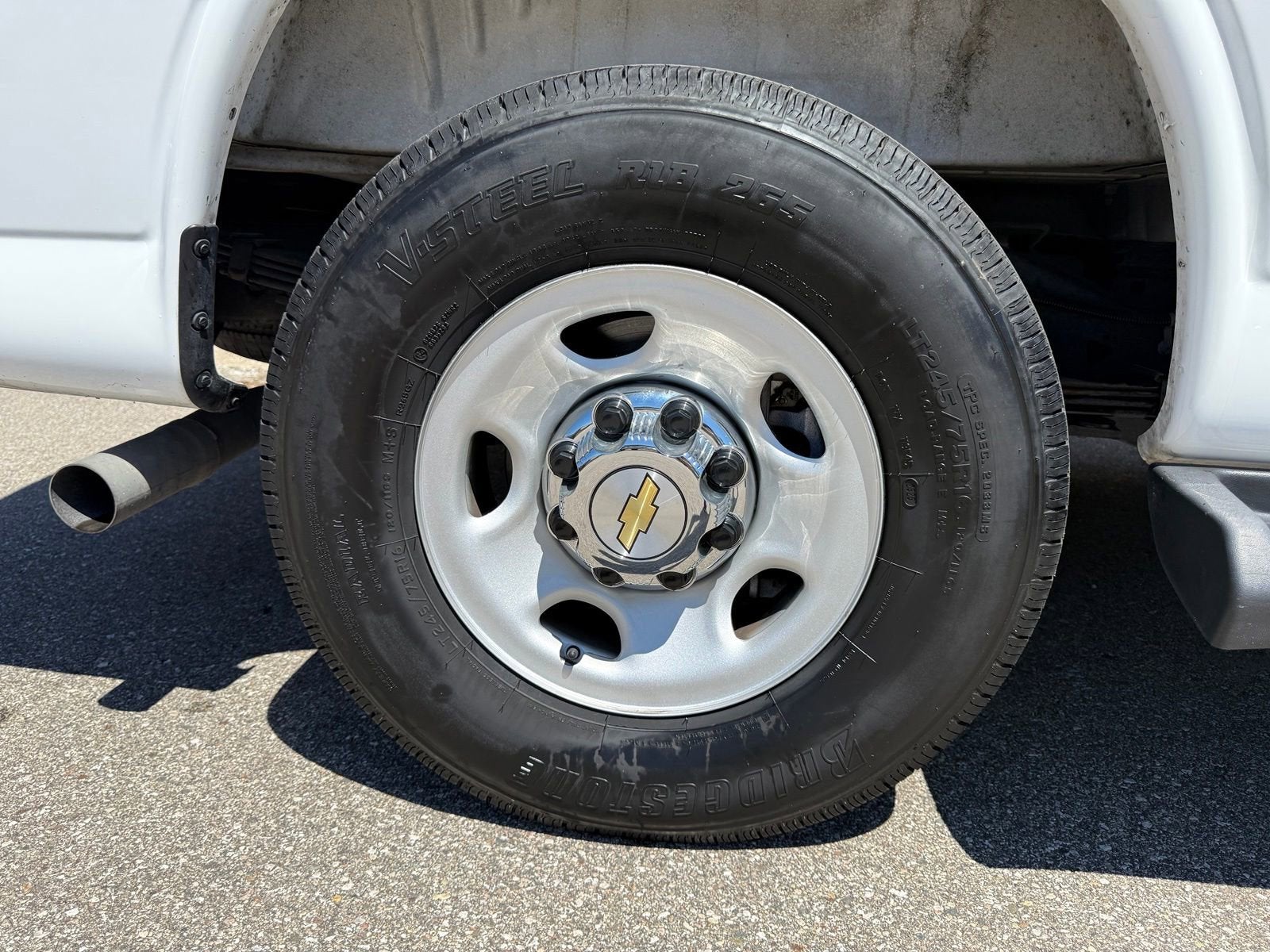 2025 Chevrolet Express Passenger 1LT