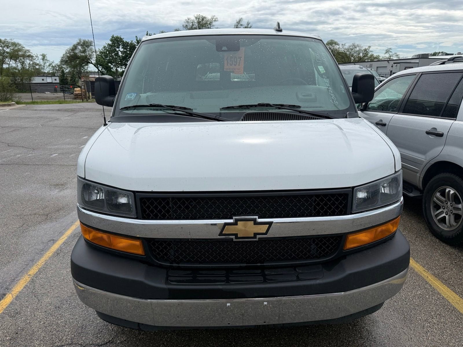2025 Chevrolet Express Passenger 1LT