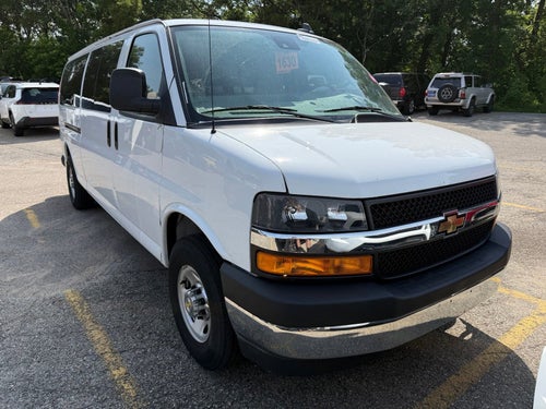 2024 Chevrolet Express Passenger 3500 1LT