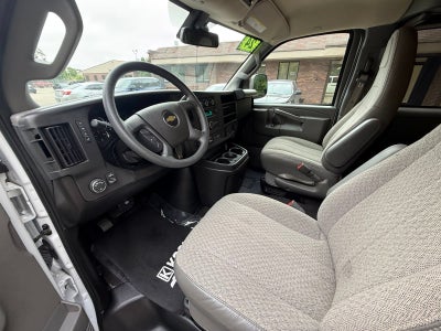 2024 Chevrolet Express Passenger 3500 1LT