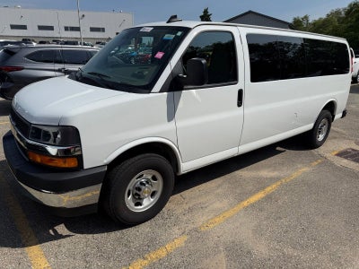 2024 Chevrolet Express Passenger 3500 1LT