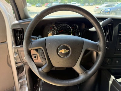 2025 Chevrolet Express Passenger 1LT