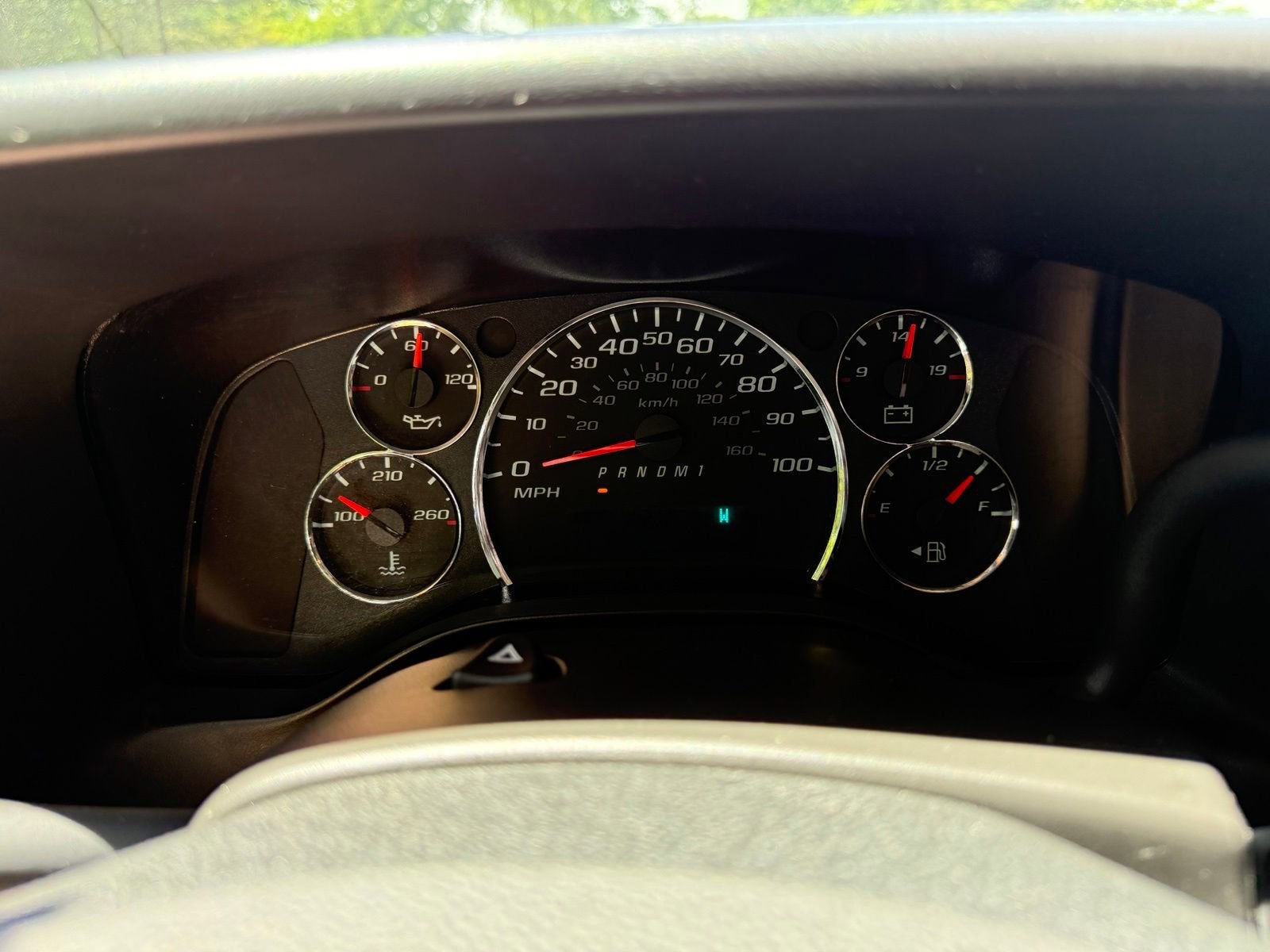 2025 Chevrolet Express Passenger 1LT
