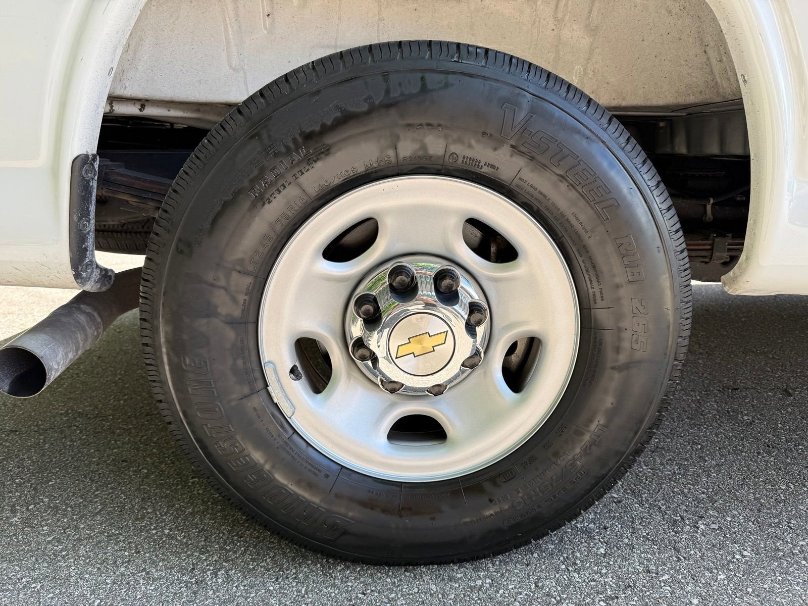 2025 Chevrolet Express Passenger 1LT