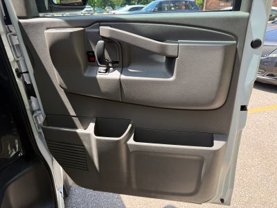 2025 Chevrolet Express Passenger 1LT