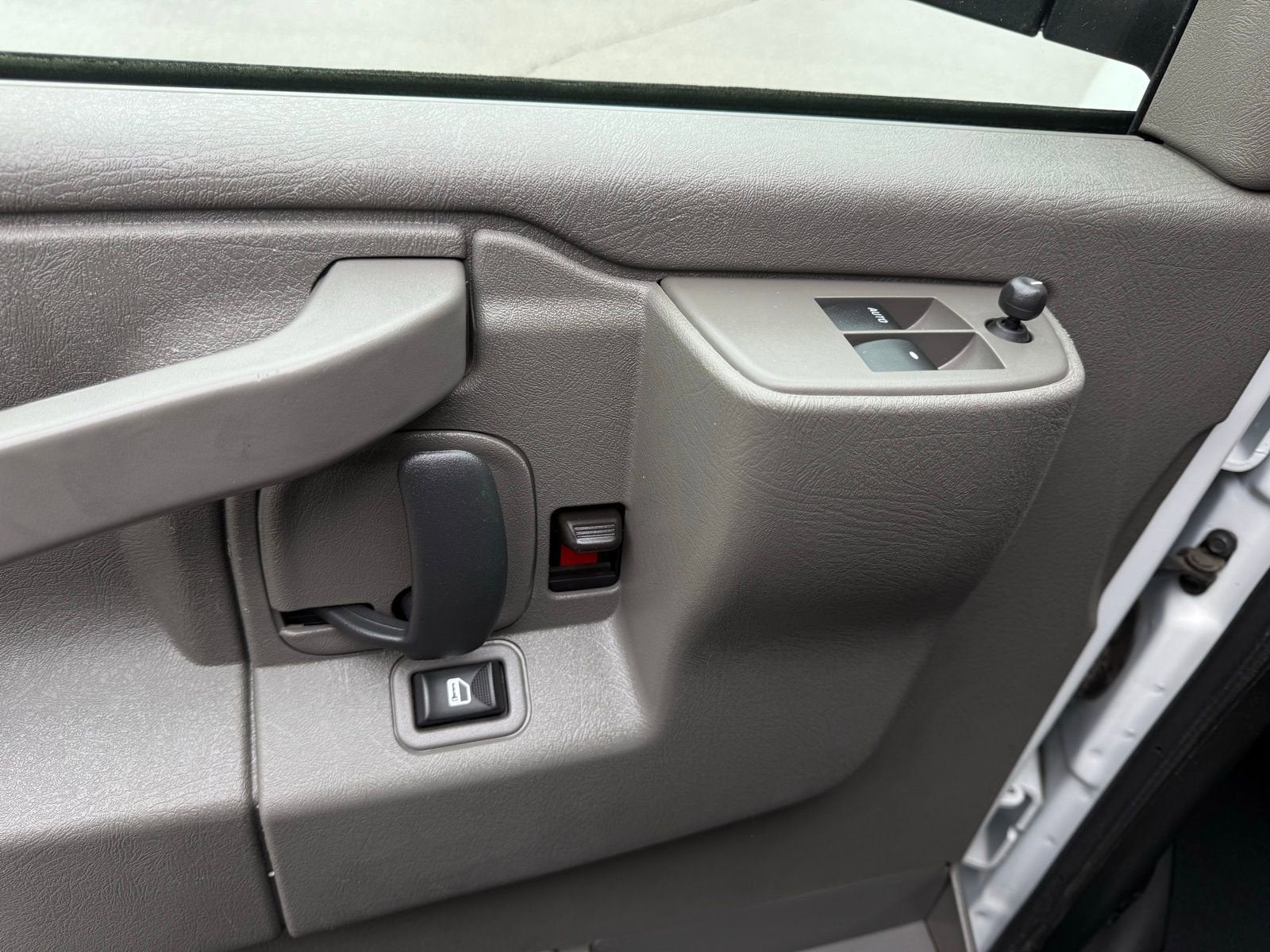 2024 Chevrolet Express Cargo 2500 WT