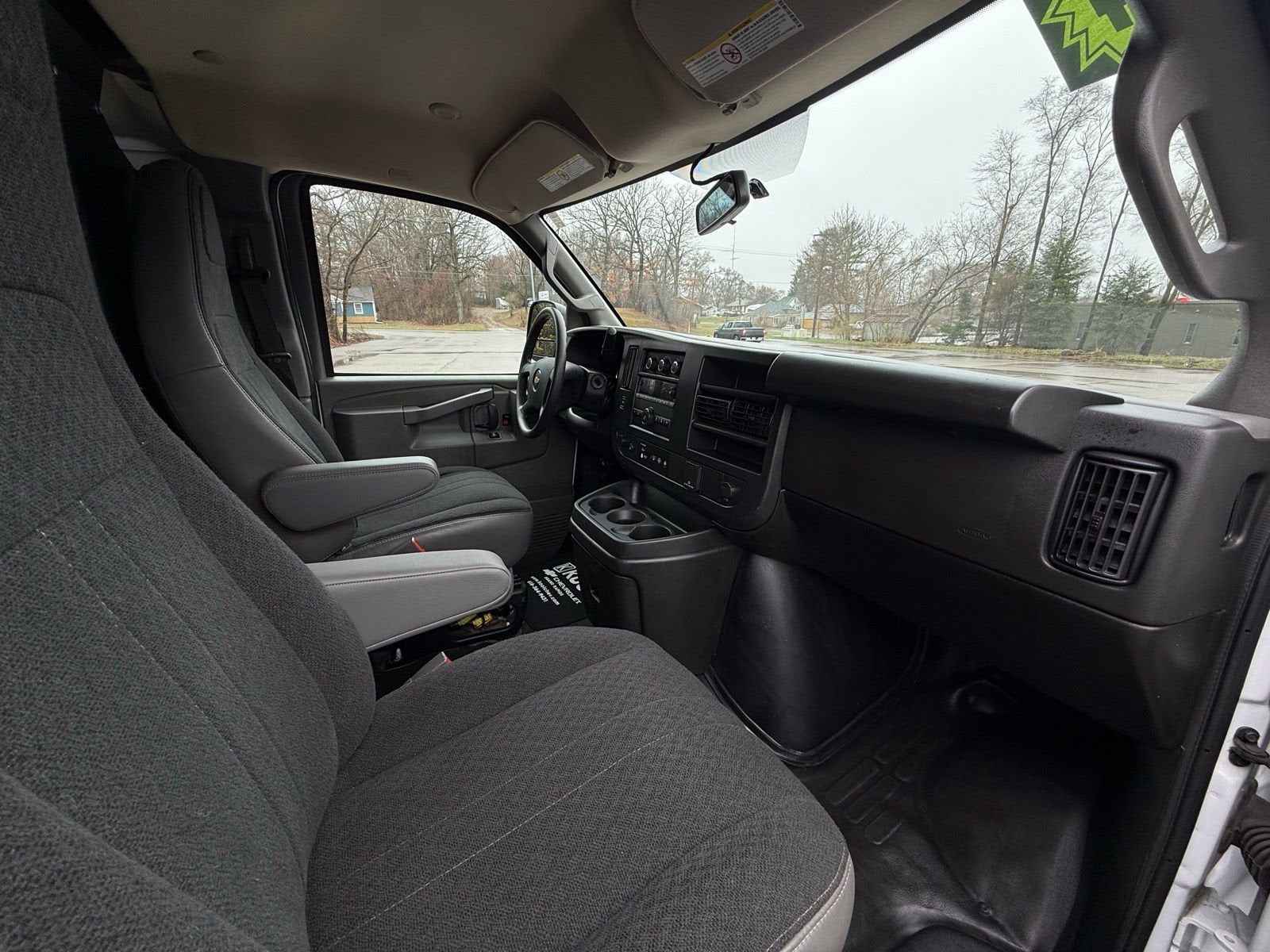 2024 Chevrolet Express Cargo 2500 WT