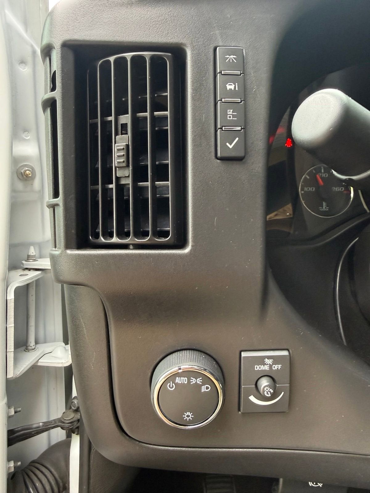 2025 GMC Savana Passenger LT