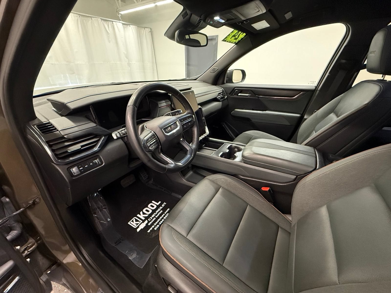 2024 GMC Acadia AT4