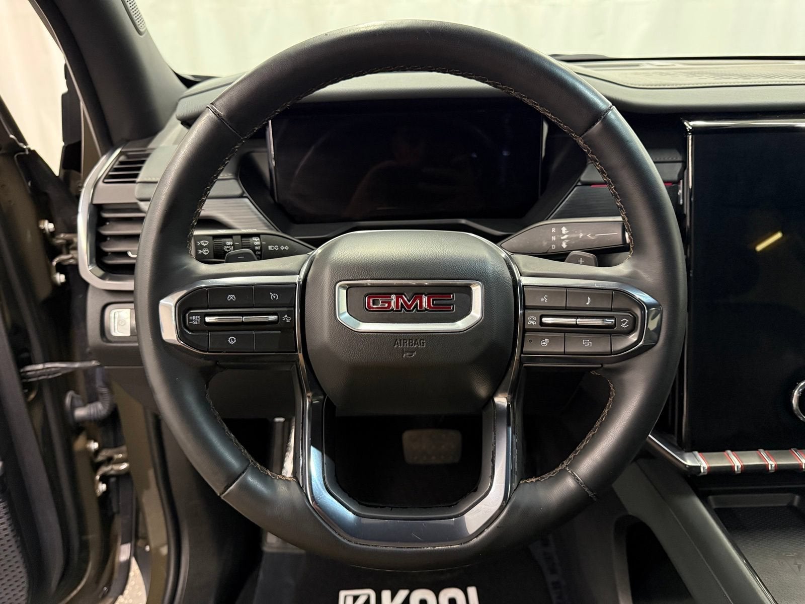 2024 GMC Acadia AT4