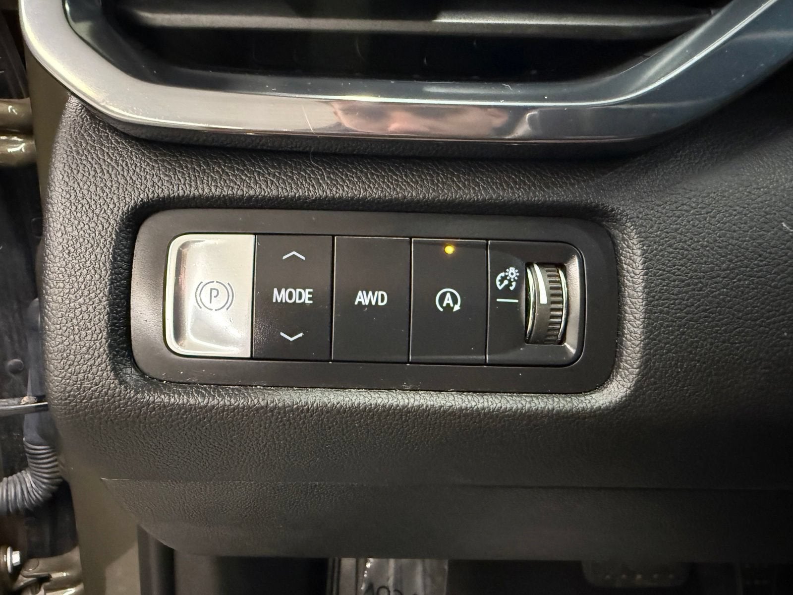 2024 GMC Acadia AT4