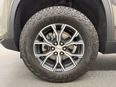 2024 GMC Acadia AT4