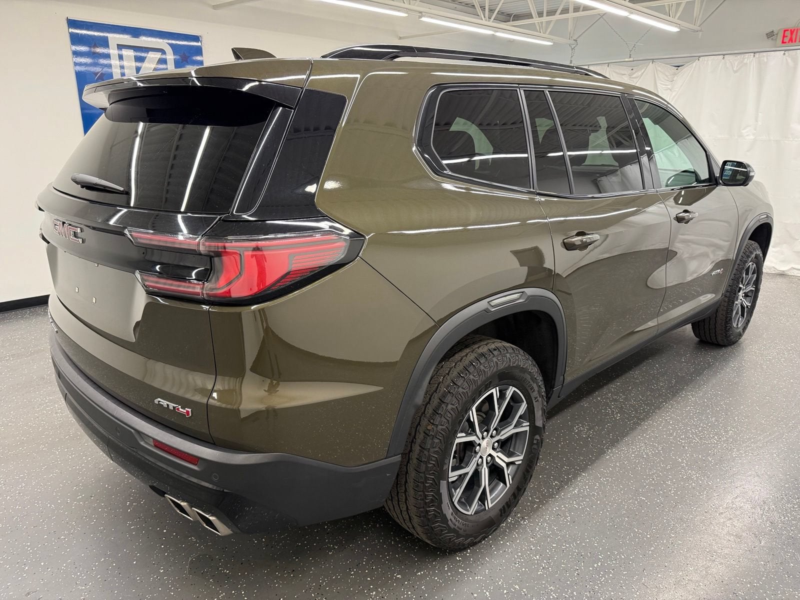2024 GMC Acadia AT4