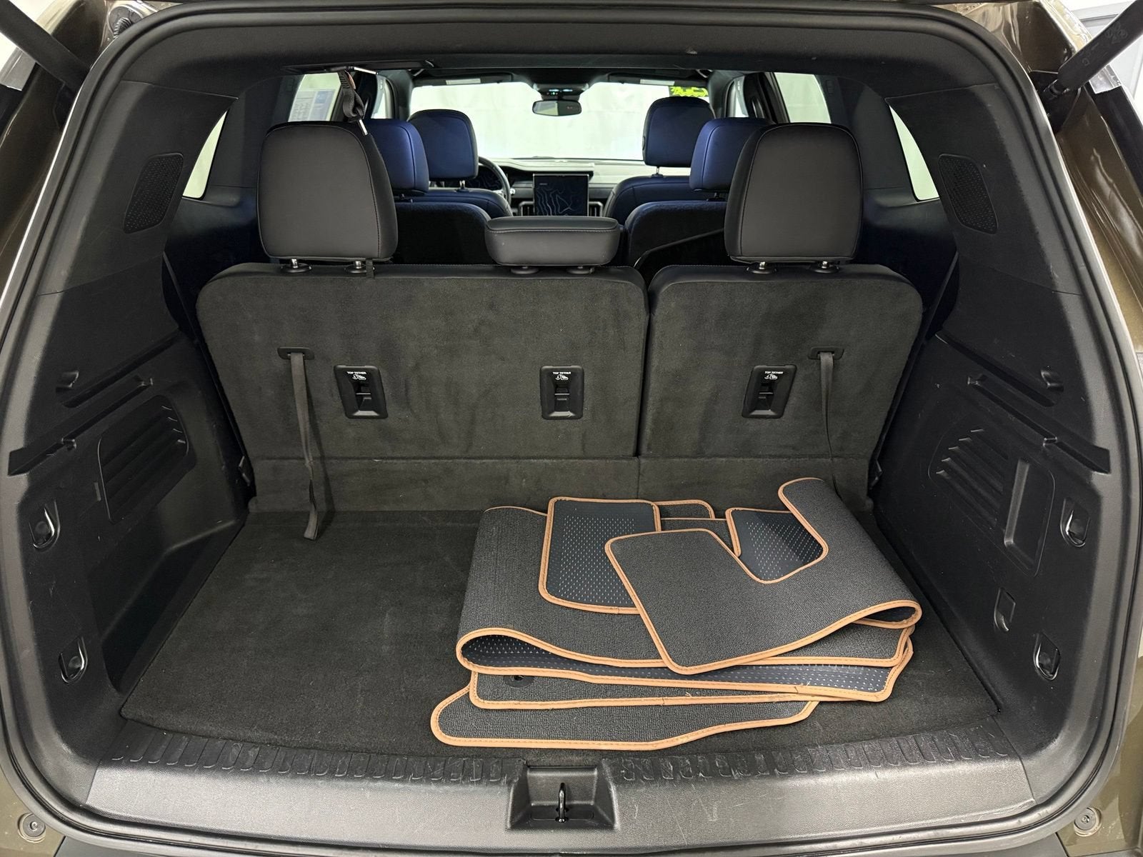 2024 GMC Acadia AT4