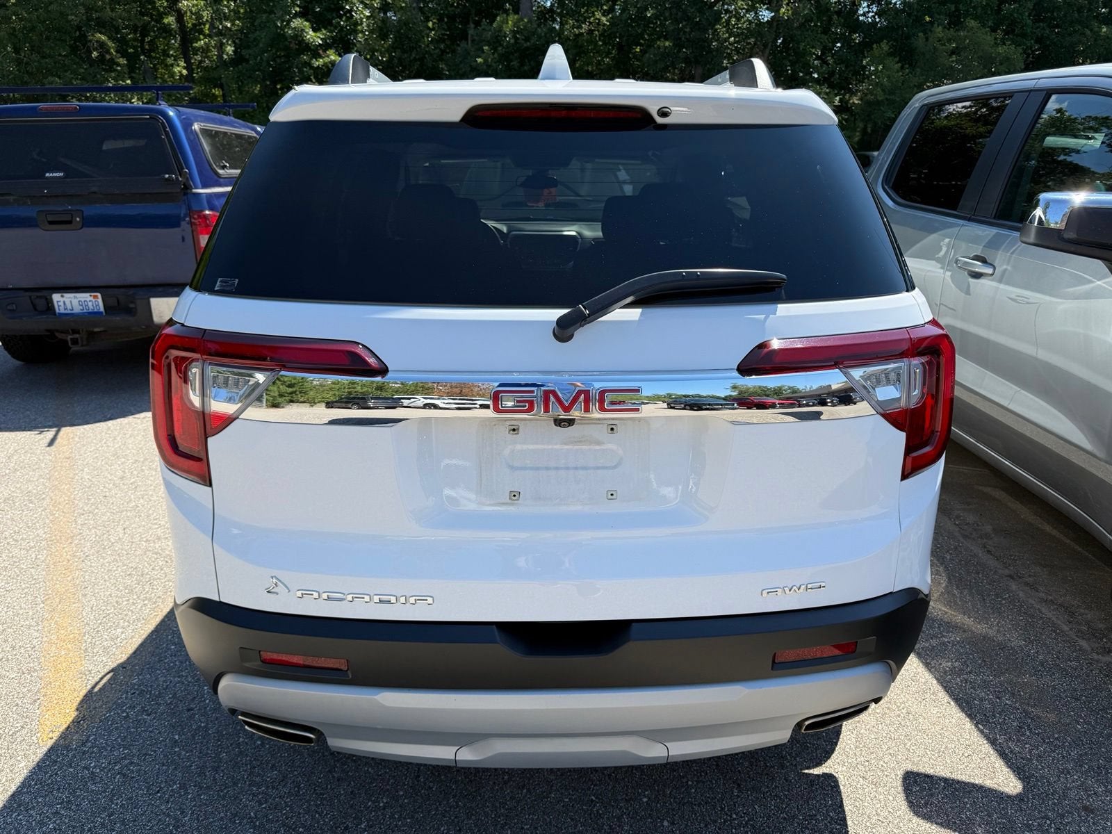 2023 GMC Acadia SLE