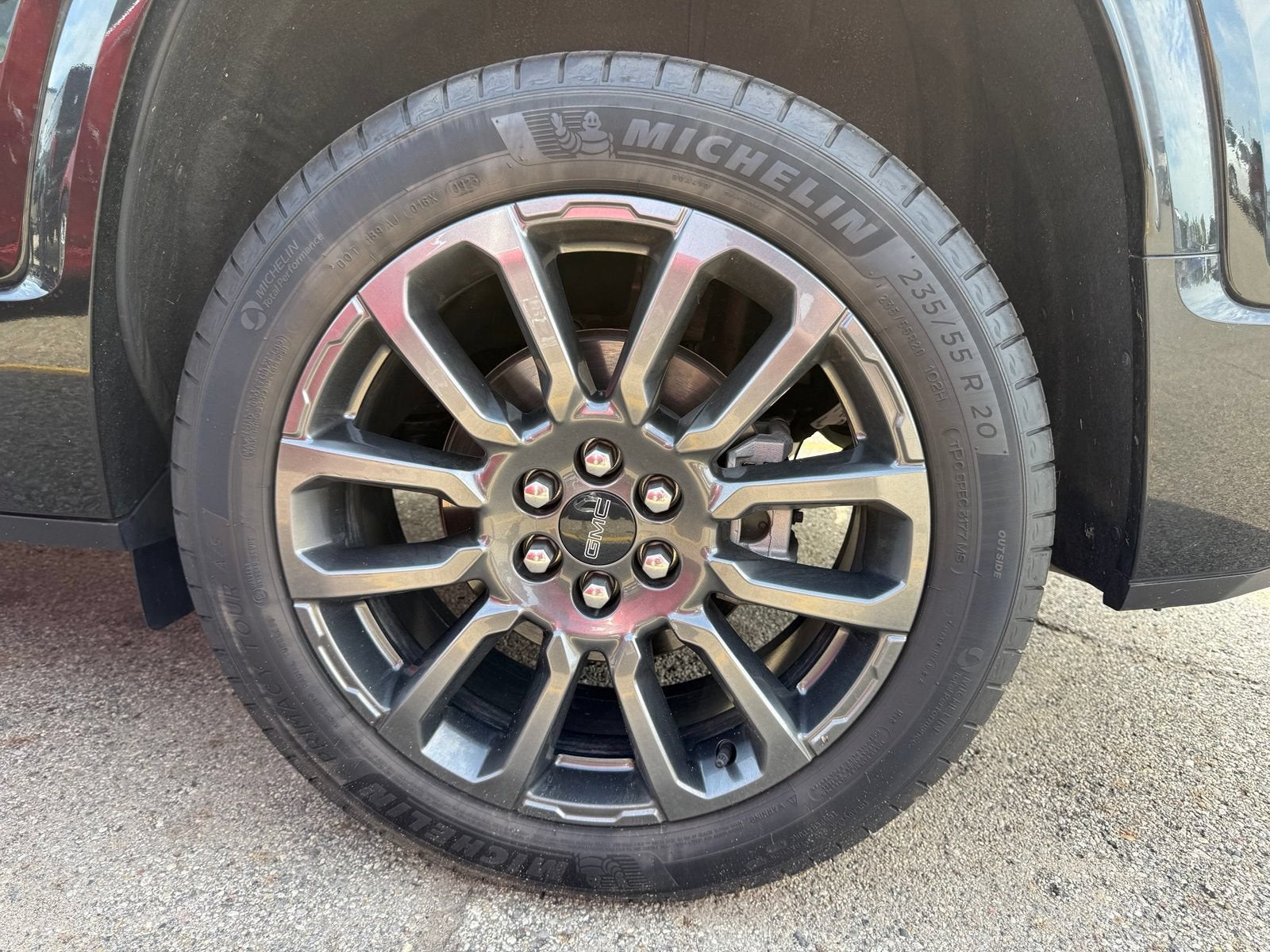 2023 GMC Acadia Denali