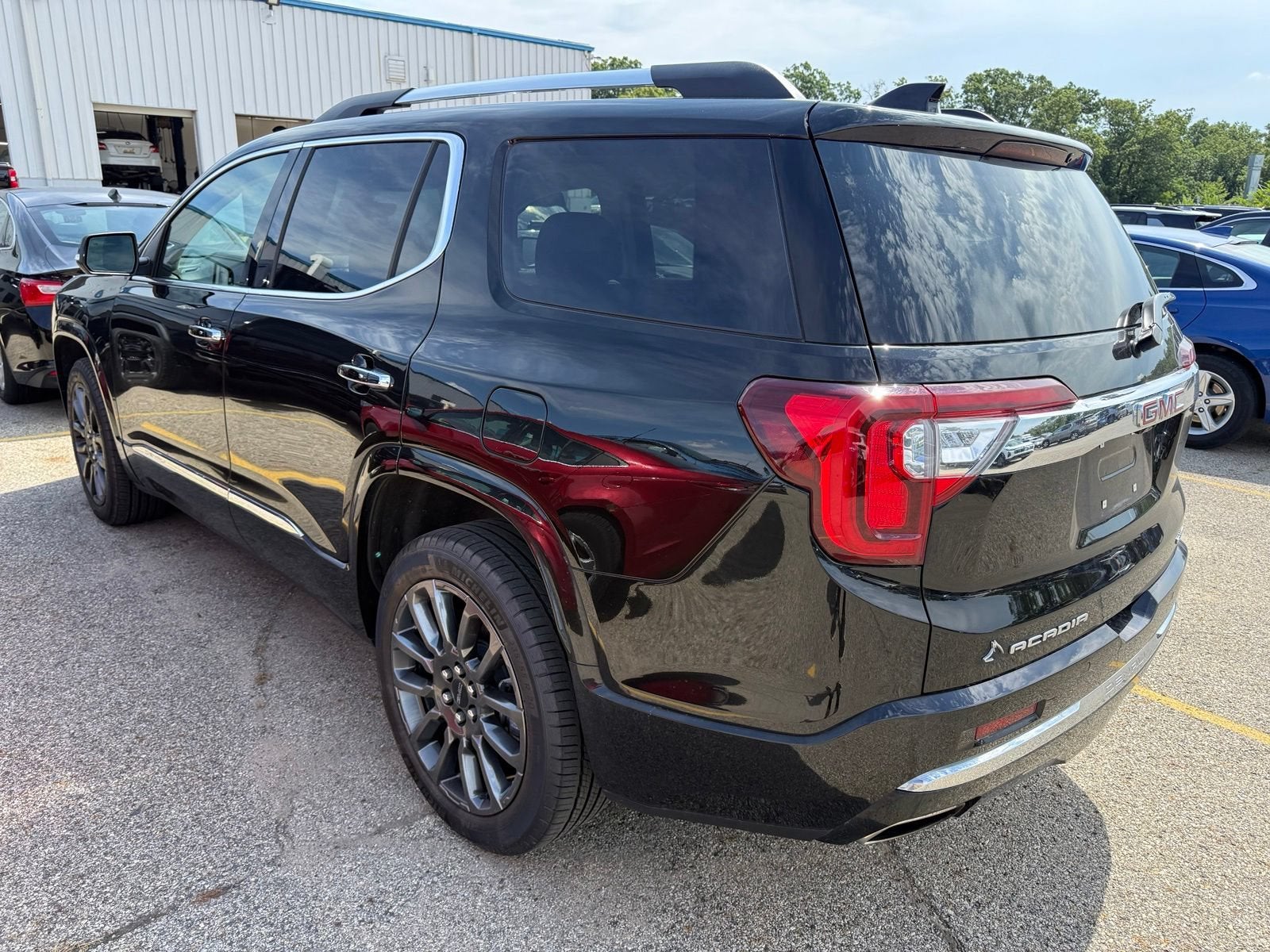 2023 GMC Acadia Denali