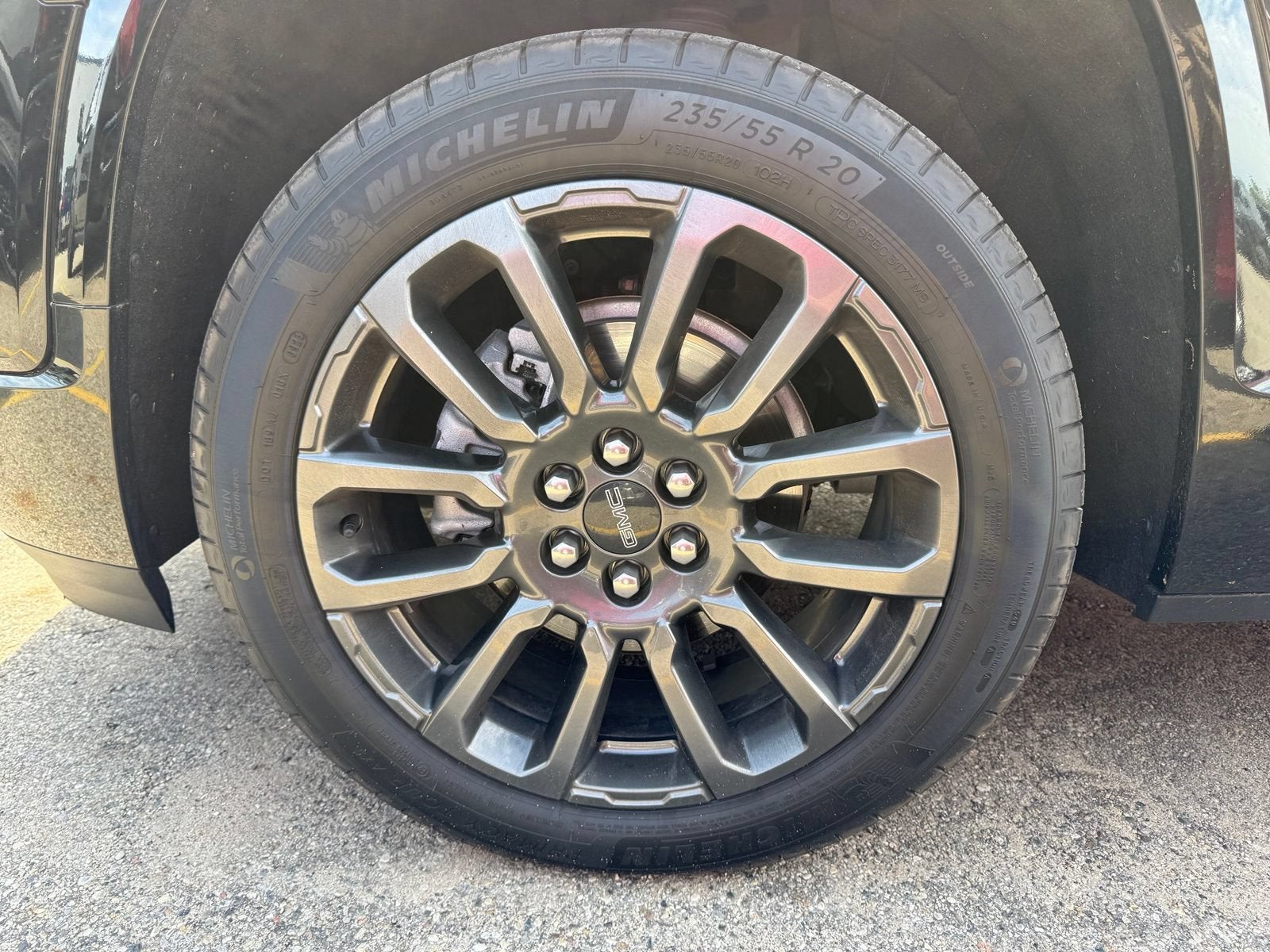 2023 GMC Acadia Denali