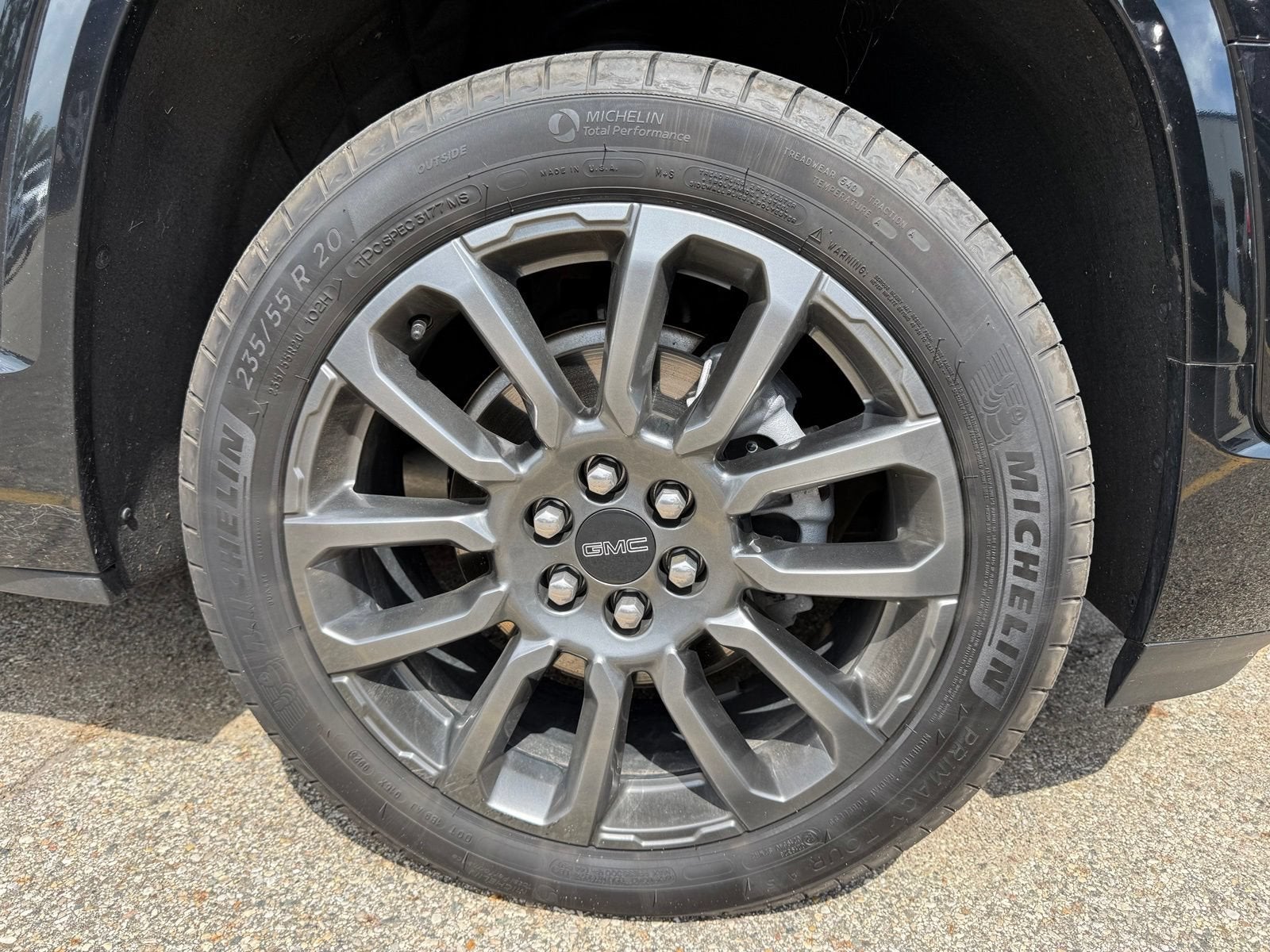2023 GMC Acadia Denali