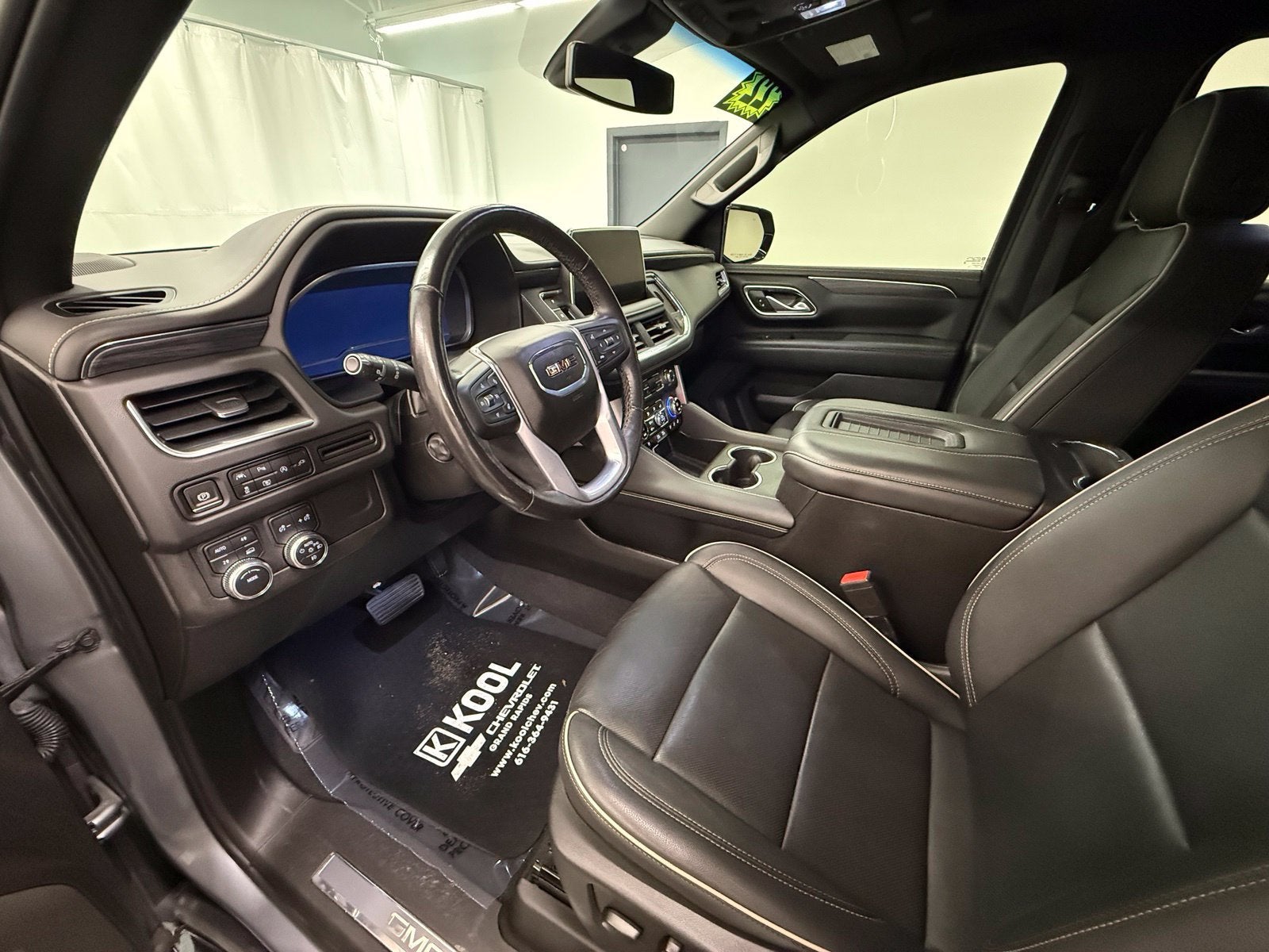2022 GMC Yukon XL SLT