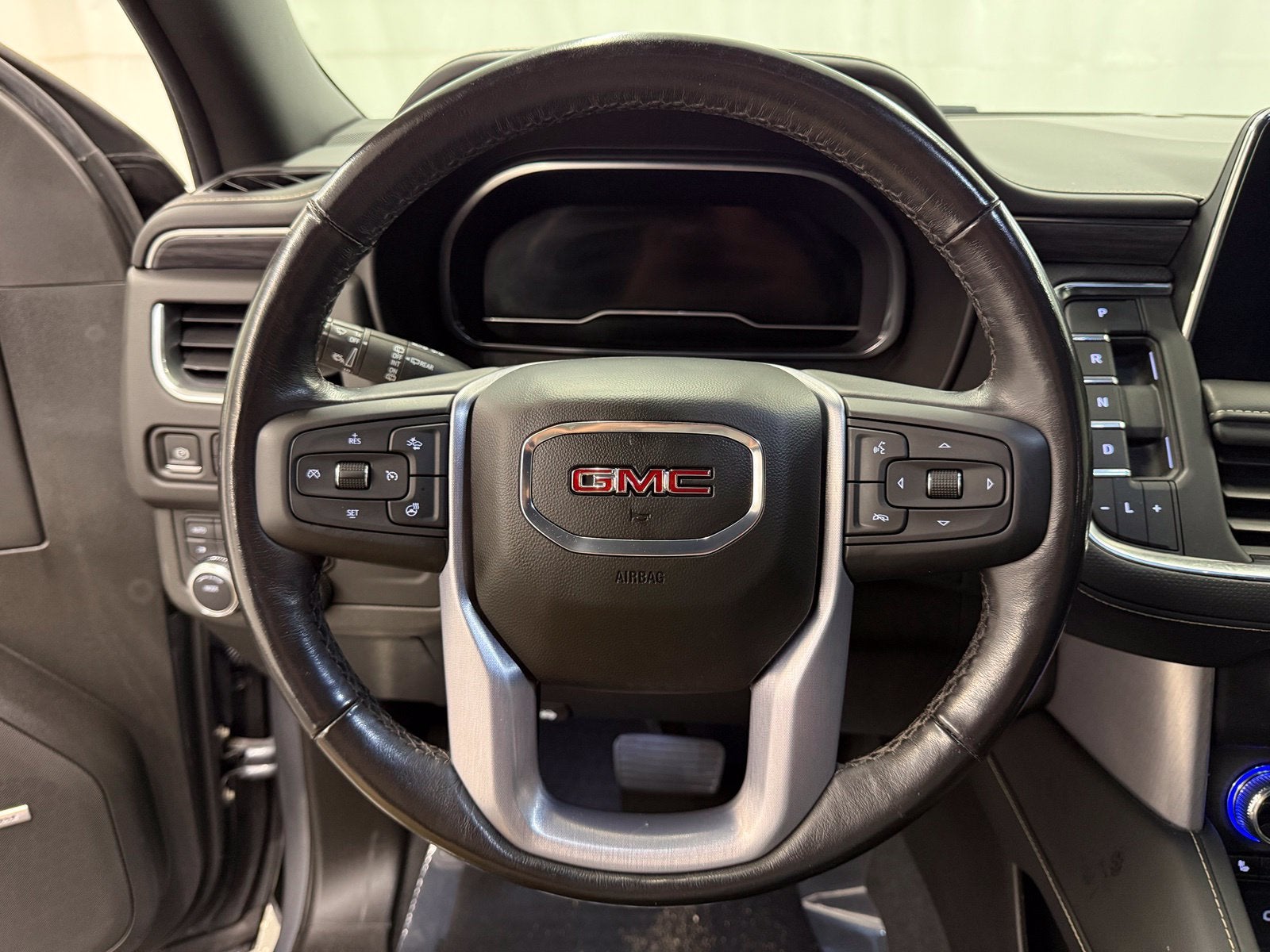2022 GMC Yukon XL SLT