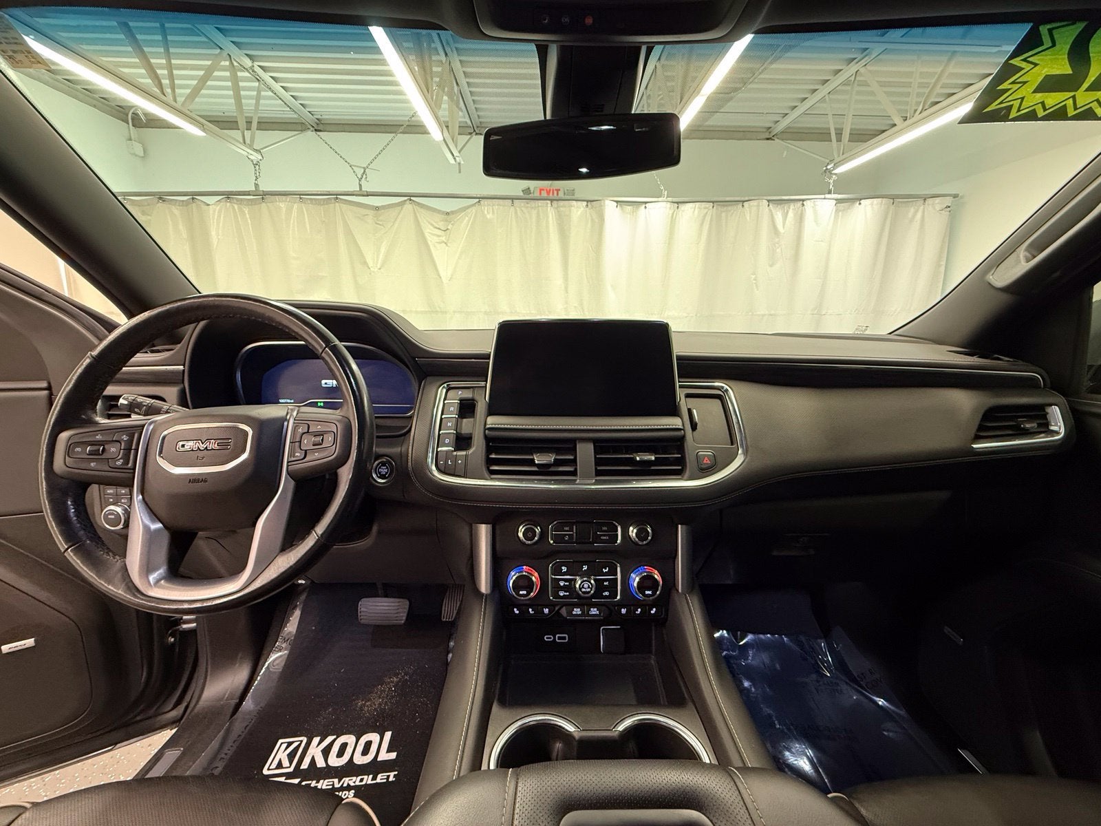 2022 GMC Yukon XL SLT