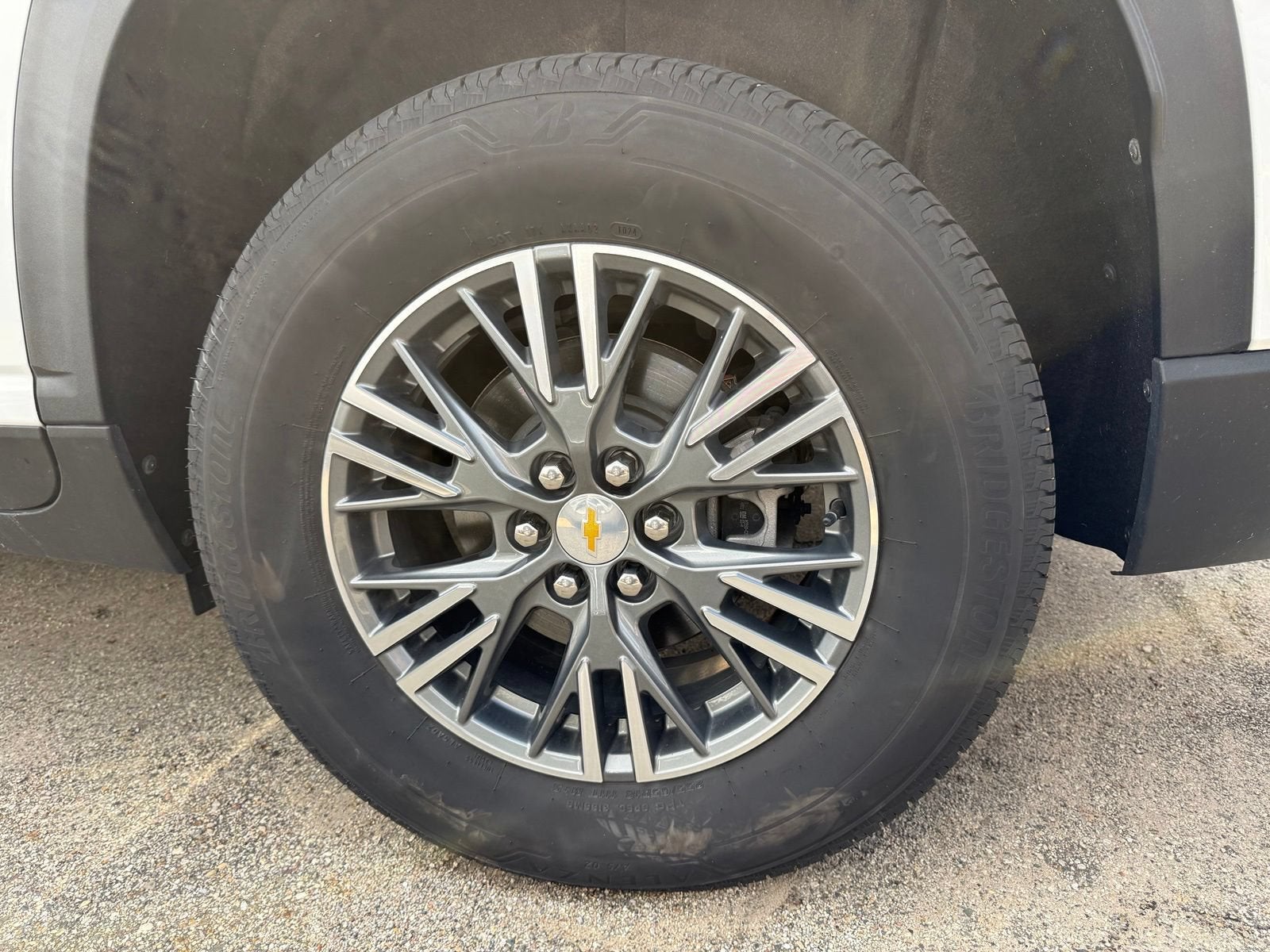 2024 Chevrolet Traverse LT