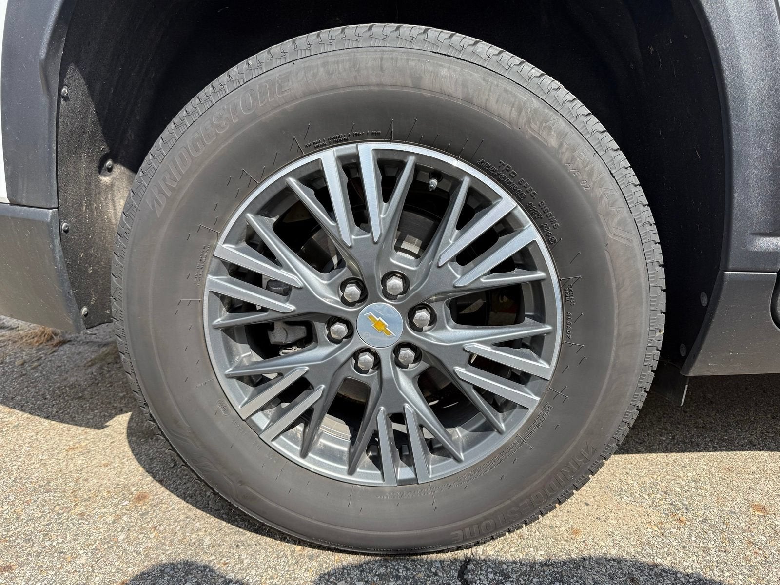 2024 Chevrolet Traverse LT