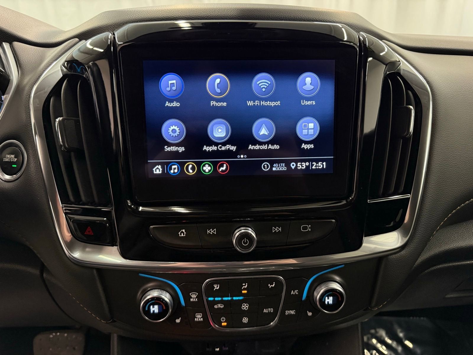 2021 Chevrolet Traverse LT Cloth