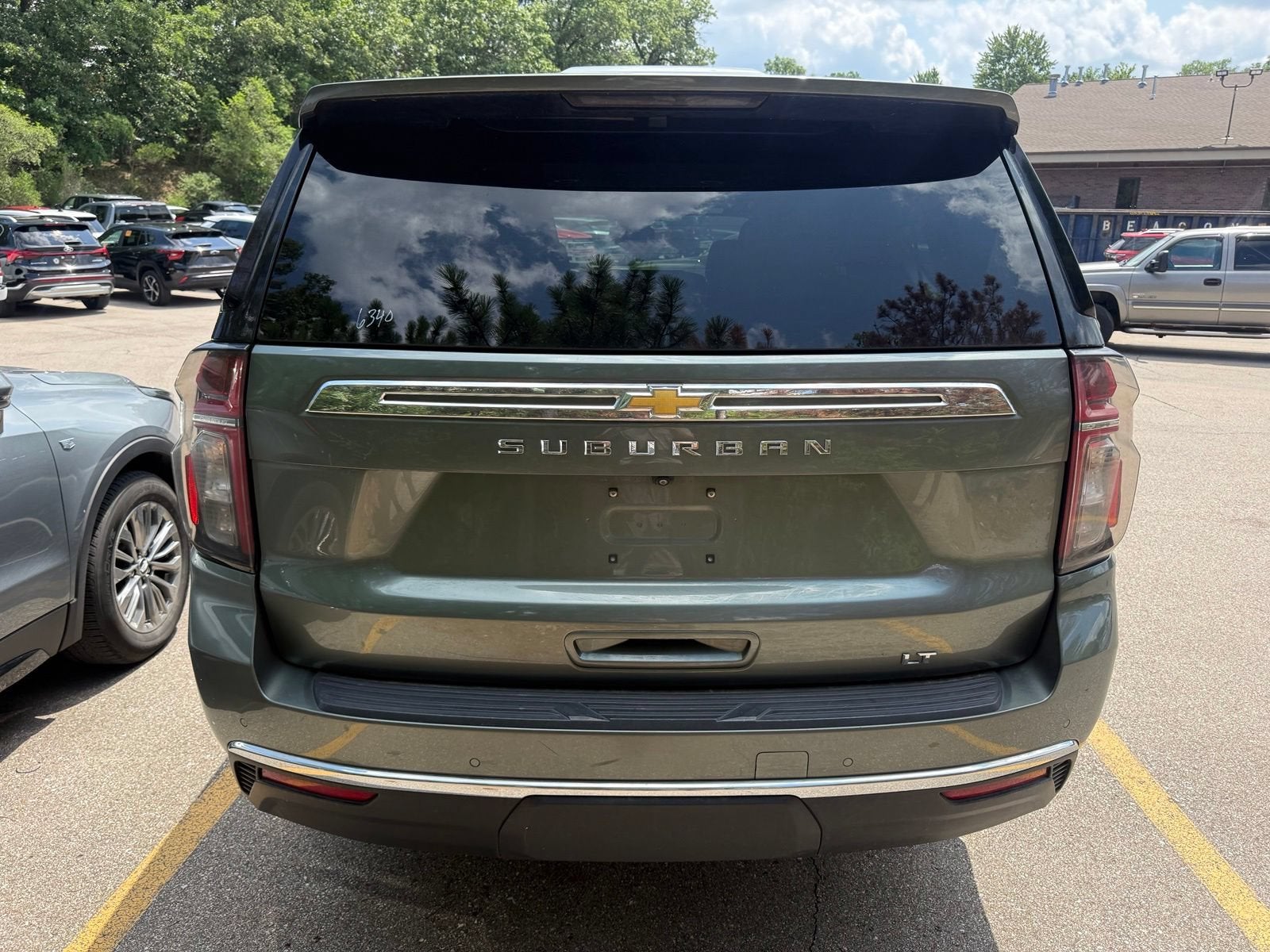 2024 Chevrolet Suburban LT