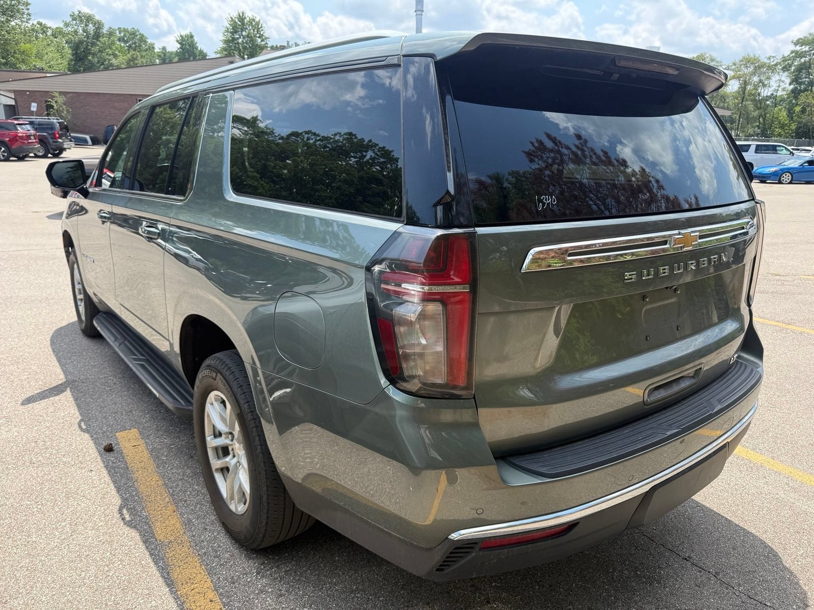 2024 Chevrolet Suburban LT